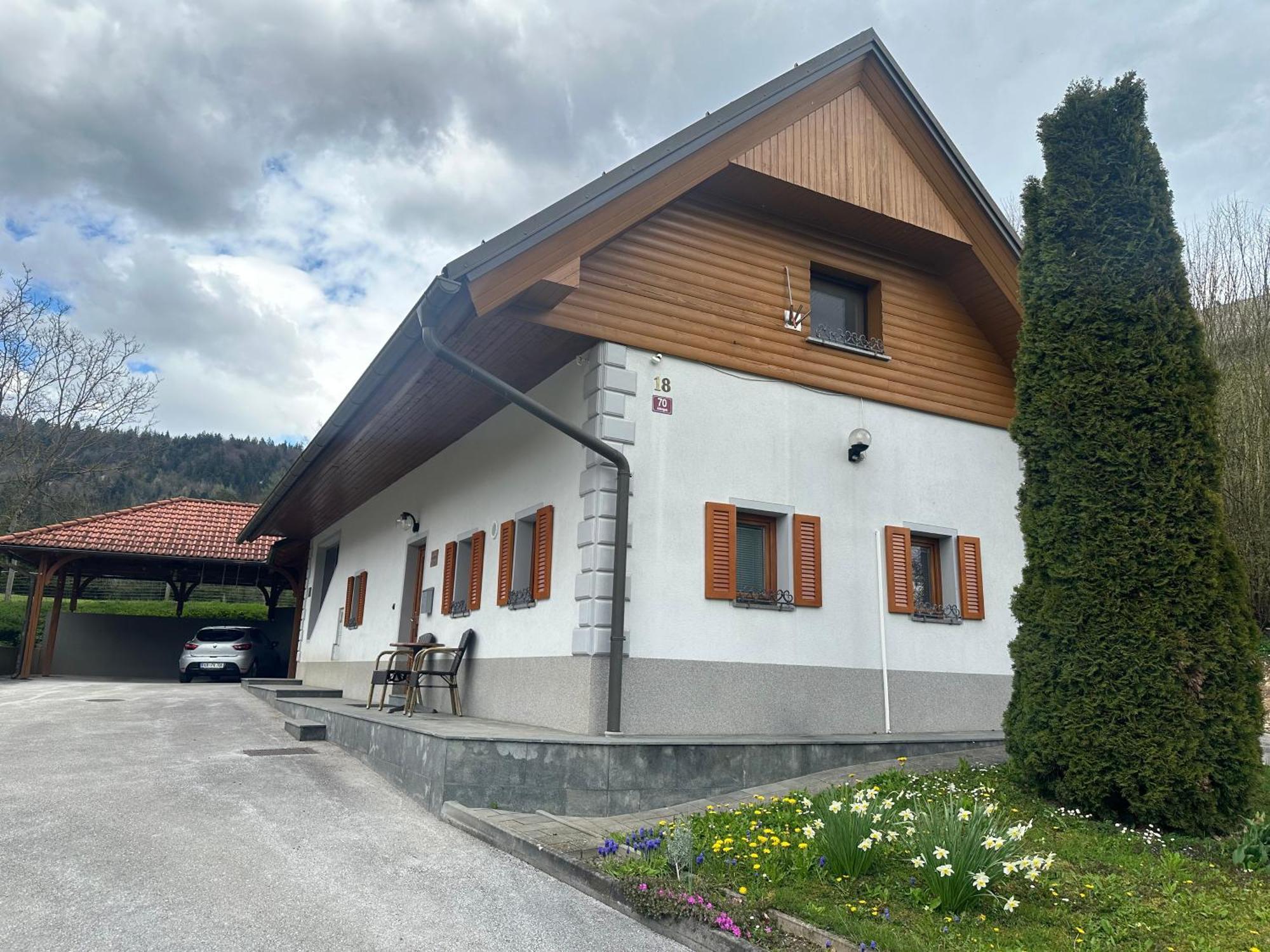 Domacija Vodnik & Apartments Cerklje na Gorenjskem Kültér fotó