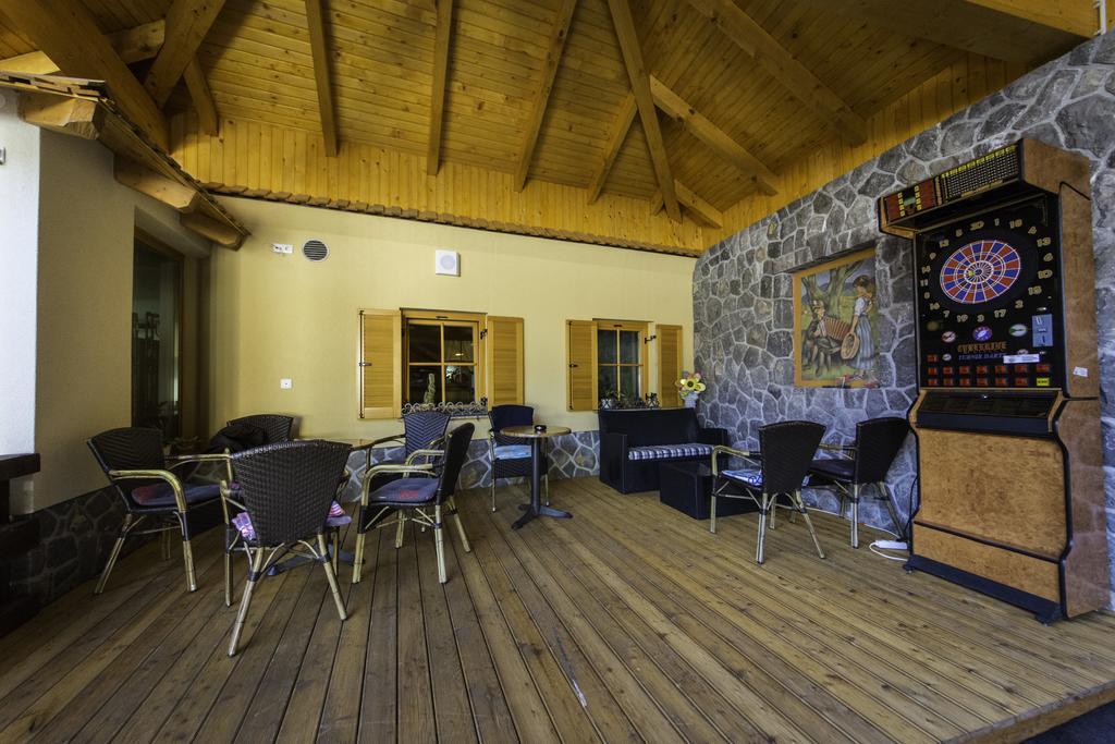 Domacija Vodnik & Apartments Cerklje na Gorenjskem Kültér fotó