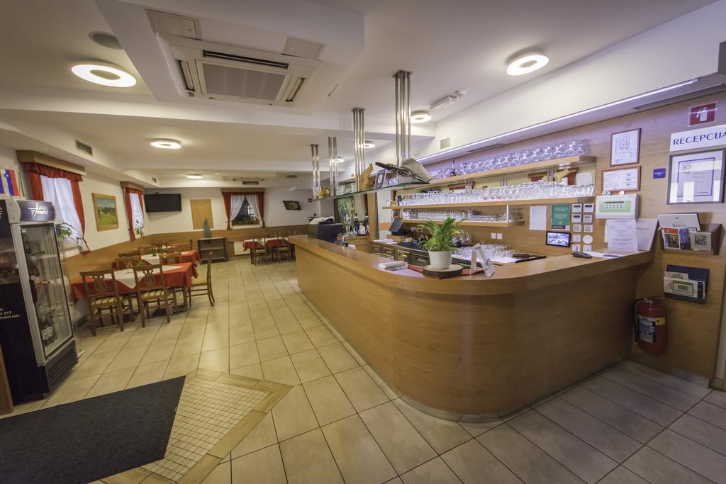 Domacija Vodnik & Apartments Cerklje na Gorenjskem Kültér fotó
