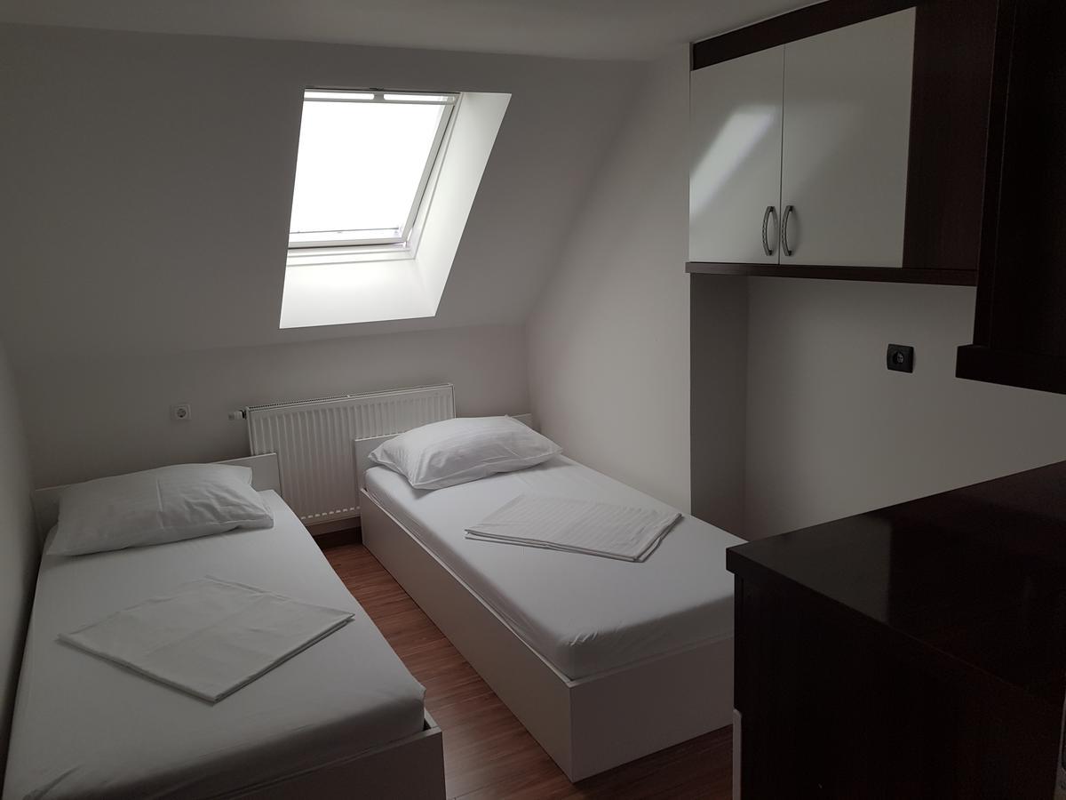 Domacija Vodnik & Apartments Cerklje na Gorenjskem Kültér fotó